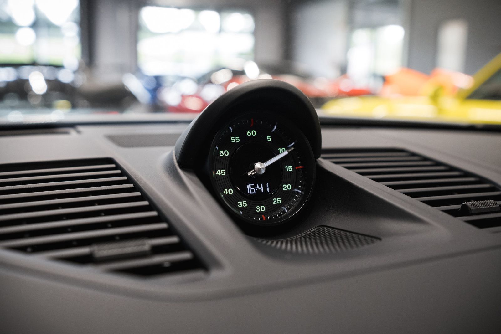 Fahrzeugabbildung Porsche 992/911 S/T - Lift - 90Ltr.Tank - BOSE - RKamera