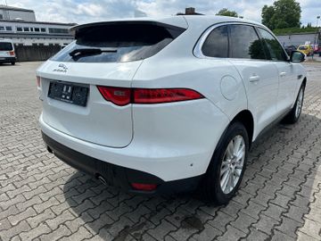 Jaguar F-Pace - 5