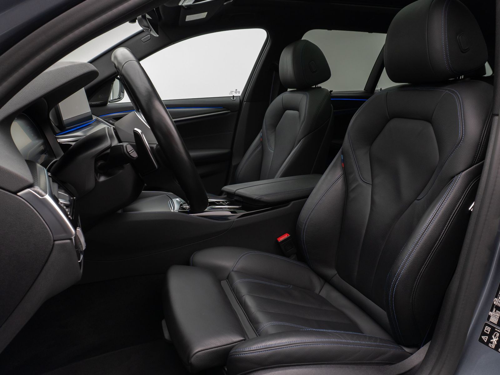 Fahrzeugabbildung BMW 540i xD M Sport Panorama DAB H/K DispKey 19Zoll