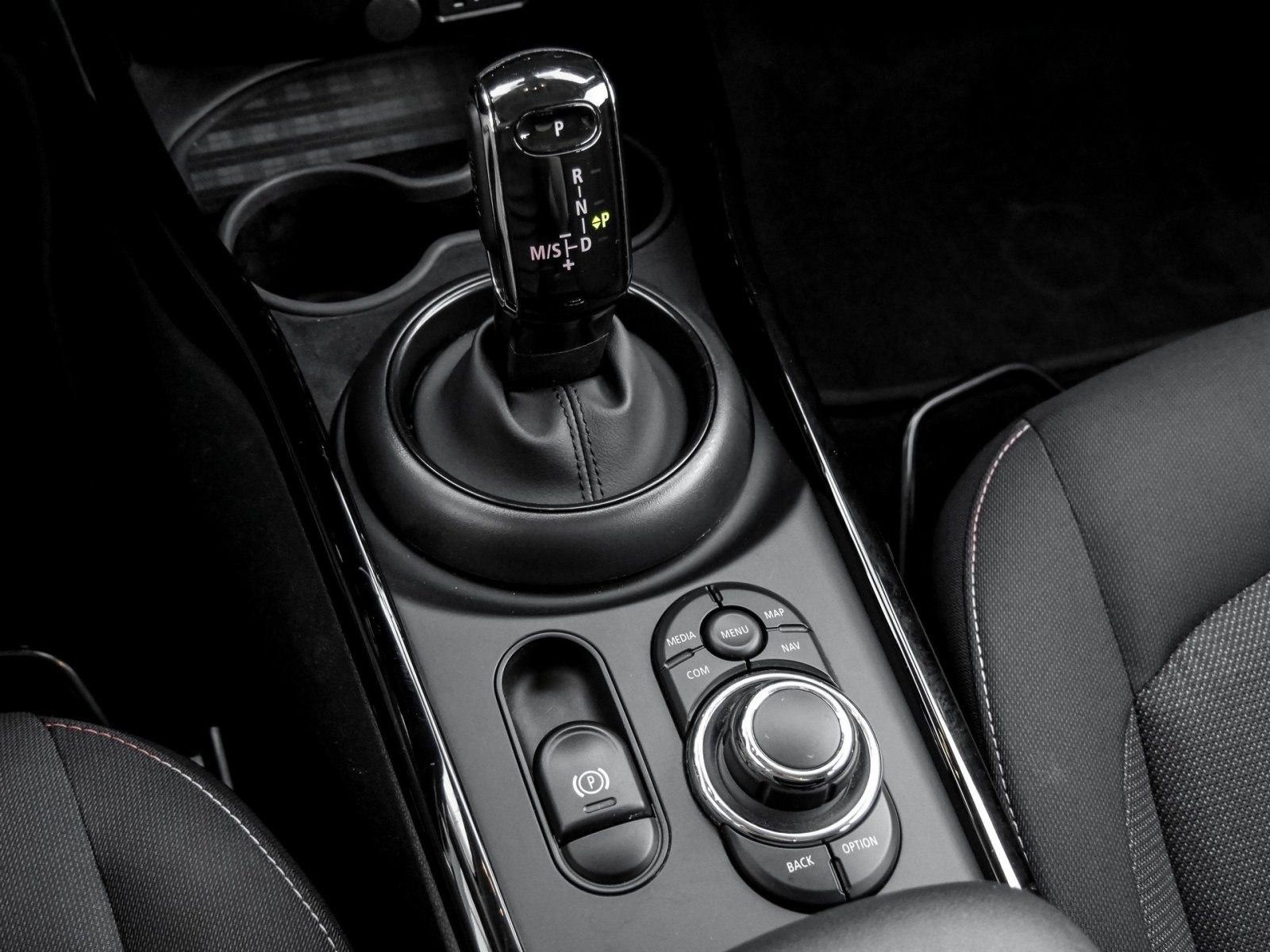 MINI Cooper Clubman ESSENTIAL TRIM+DA+KAMERA+LED+SHZ