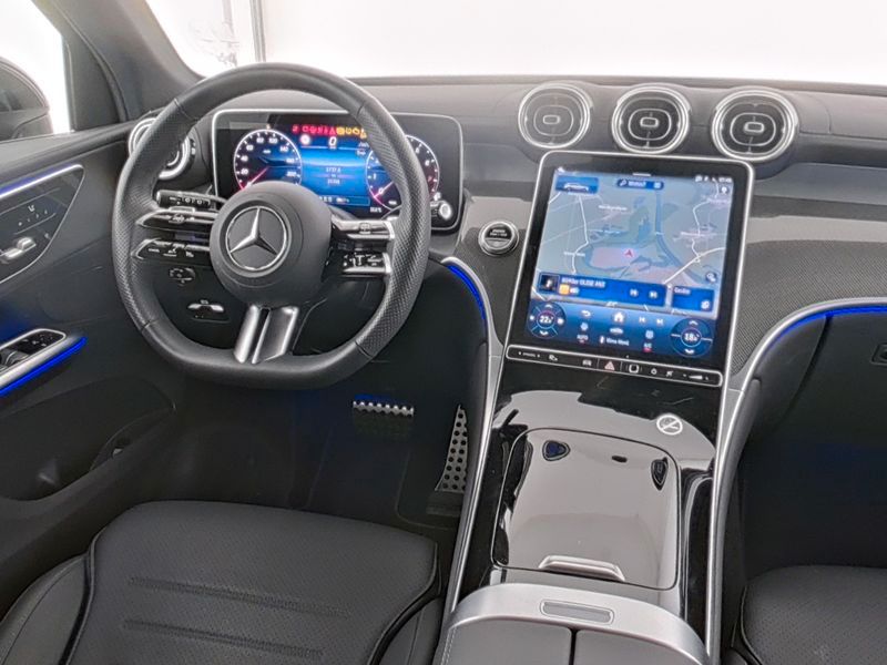Fahrzeugabbildung Mercedes-Benz GLC 200 4M AMG AHK+Pano+Distr+Totw+Memory+Ambi