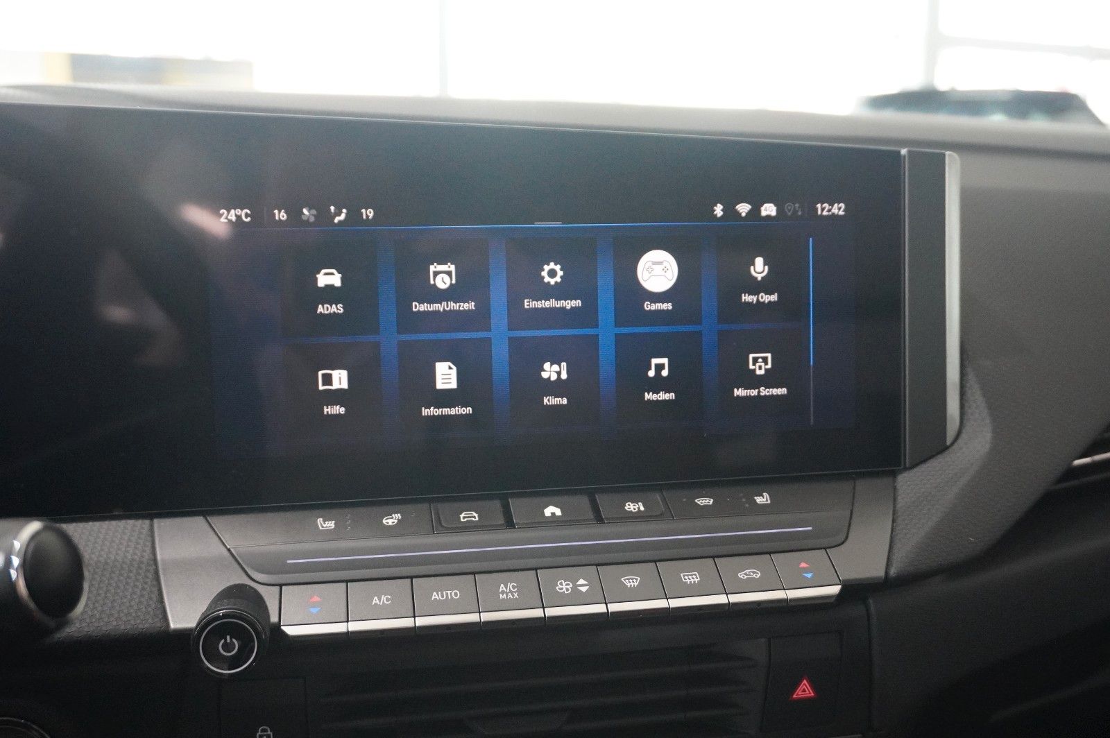 Fahrzeugabbildung Opel Astra L Lim. 1.2T ELEGANCE NAVI/LED/KAMERA/DAB+