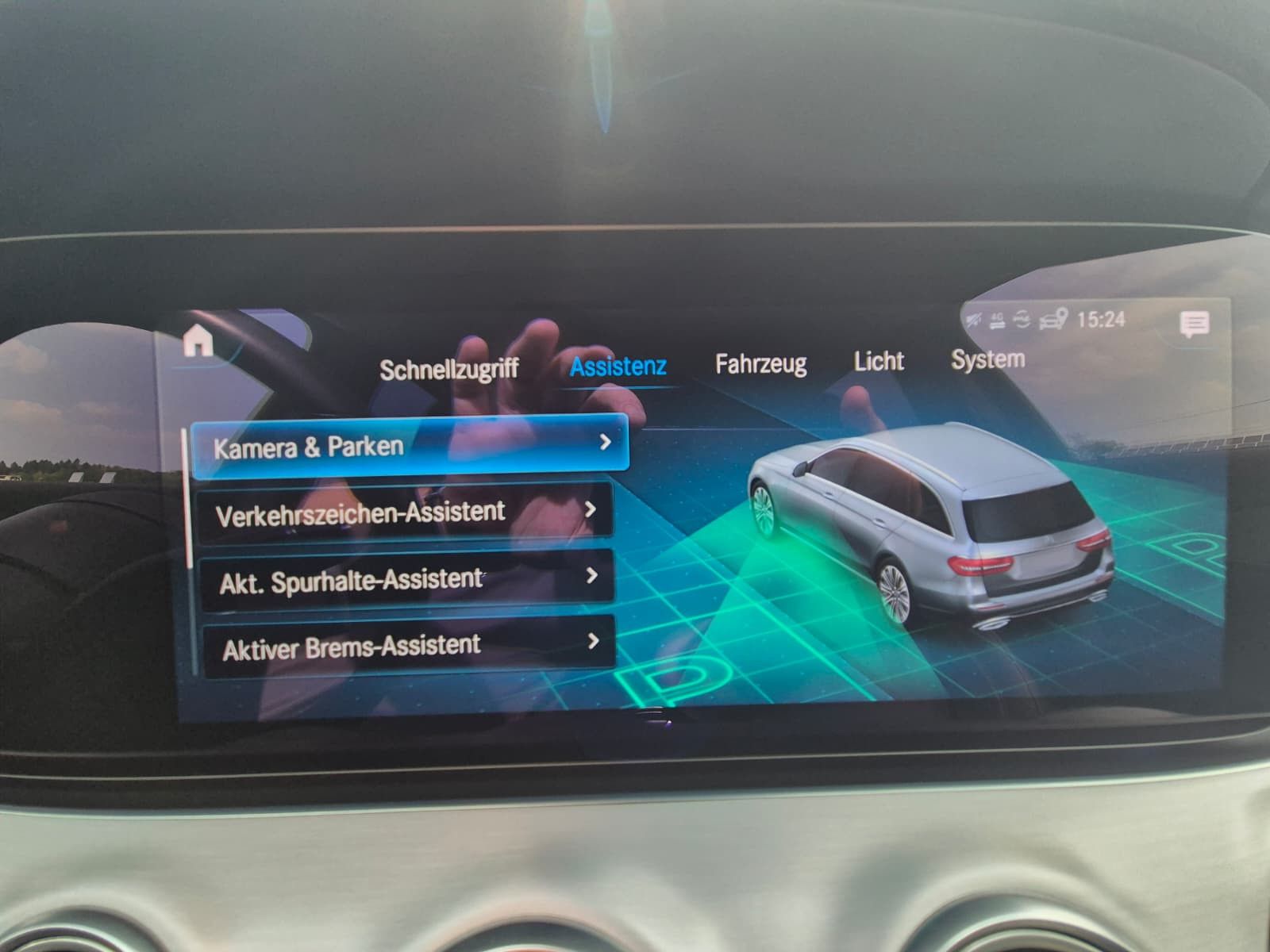 Fahrzeugabbildung Mercedes-Benz E 220 d Avantgarde AHK*DIST*LED*SHZ*Kam*Ambiente