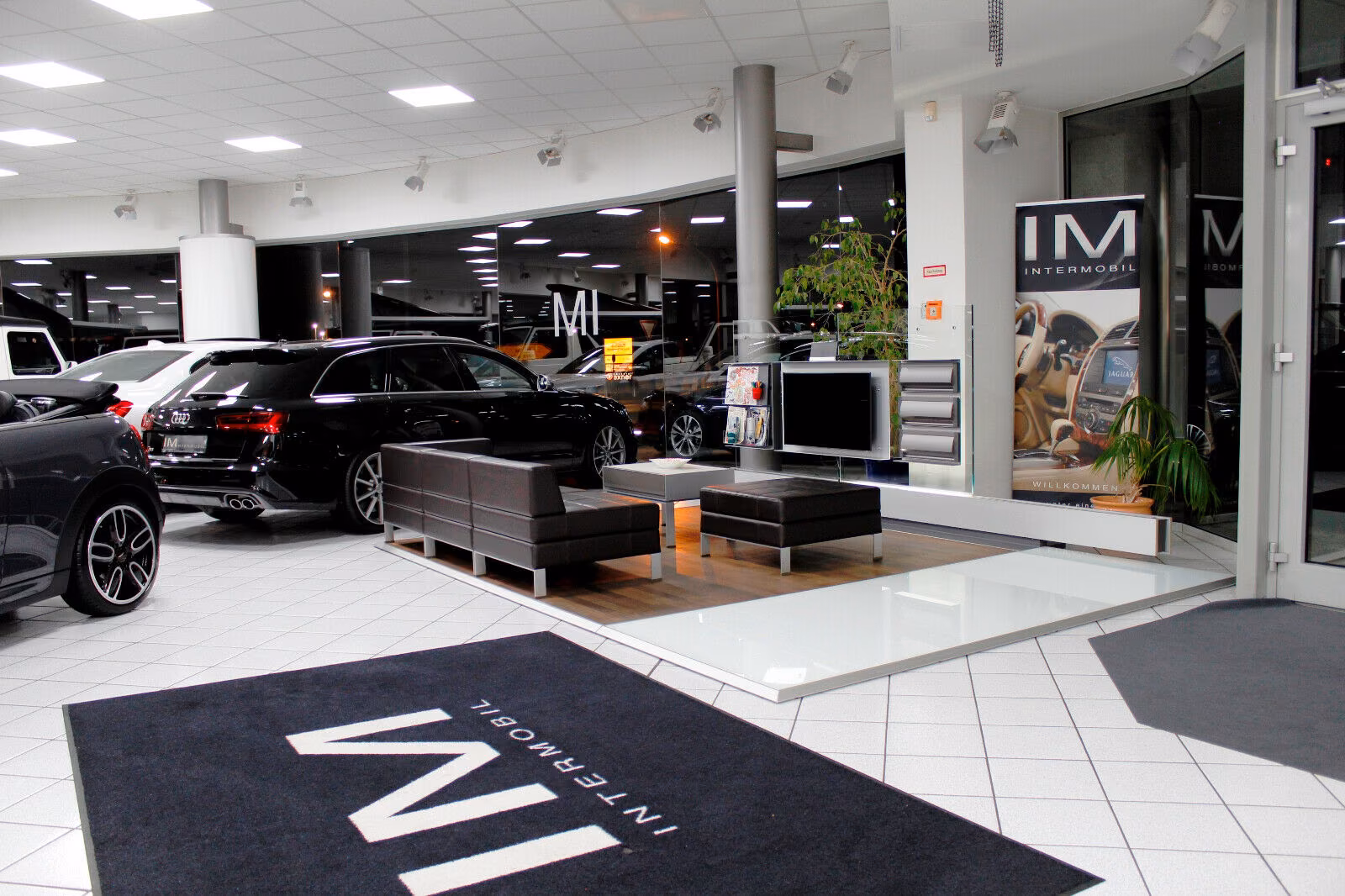 showroom-image-bottom