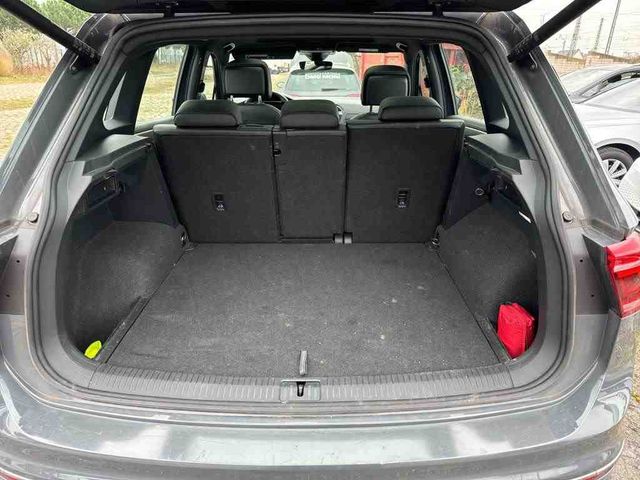 Tiguan 2.0 TDI DSG R-LINE 4M +IQ.LIGHT+PANO+HUD+
