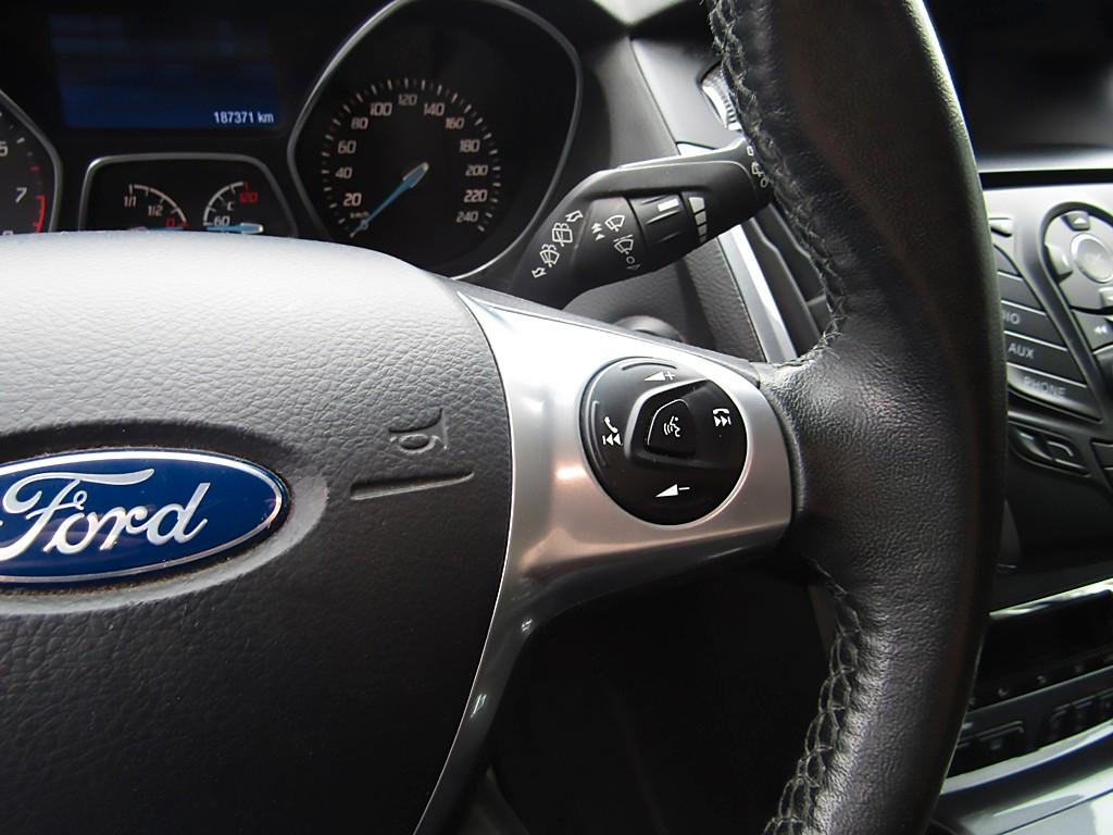 Ford Focus 2014 — photo 17