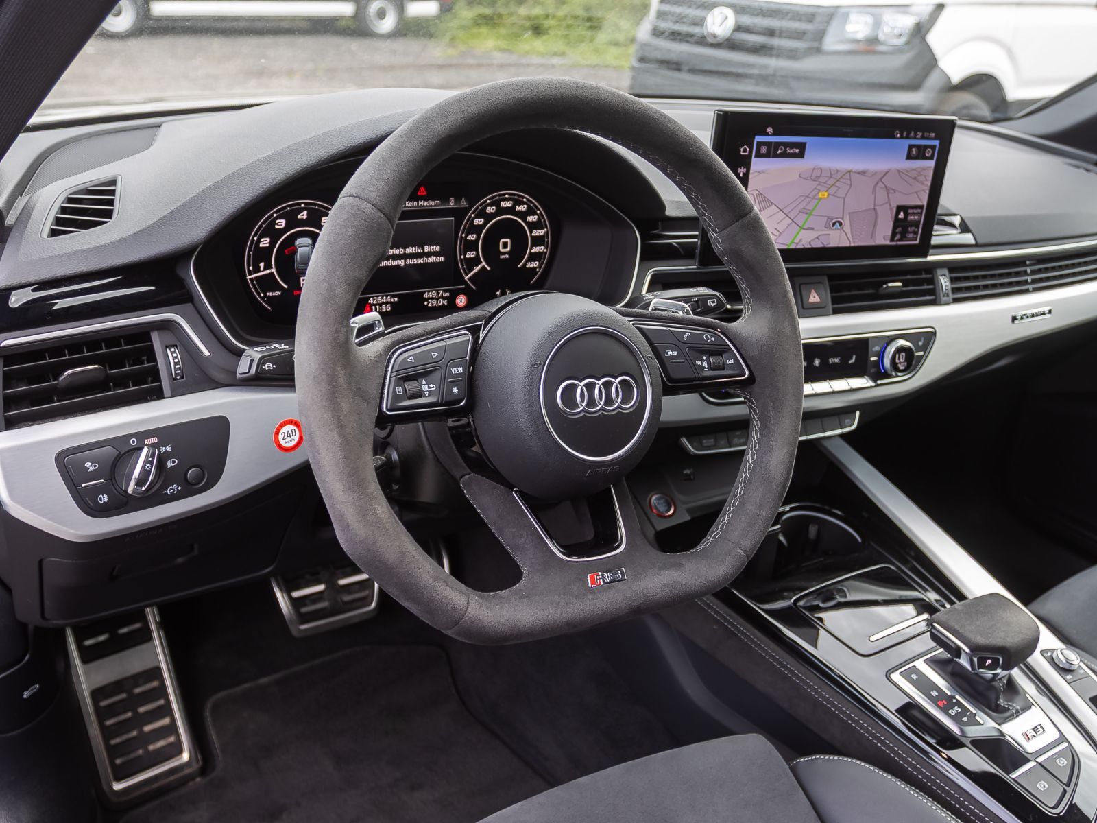 Audi RS4 Avant Matrix Sportfahrwerk Sportabgasanlage foto 15