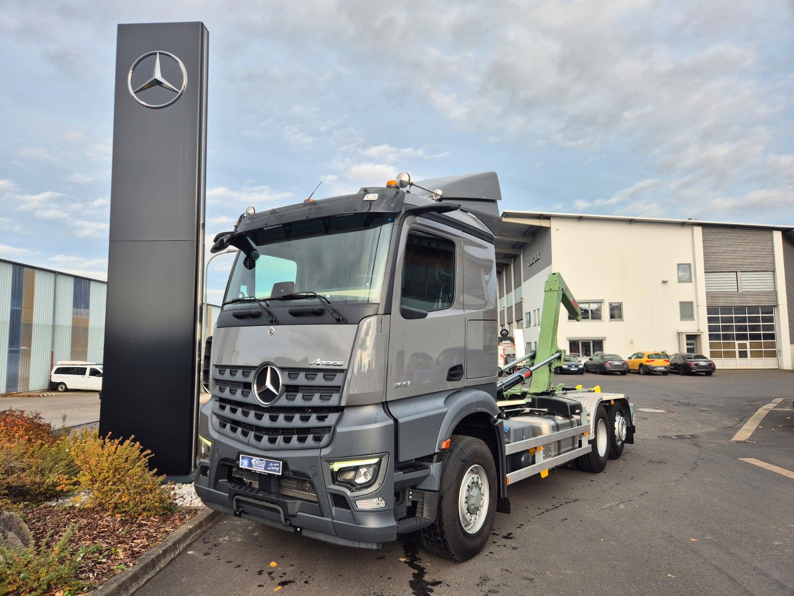 Fahrzeugabbildung Mercedes-Benz Arocs 2551 L 6x2/4-4 HAD HIAB ULT21S56 AHK