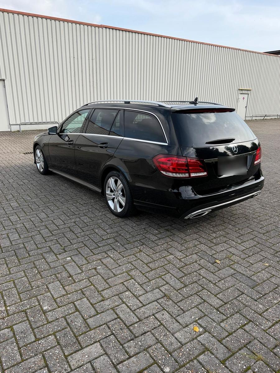 Mercedes-Benz E250 2014 — rear view