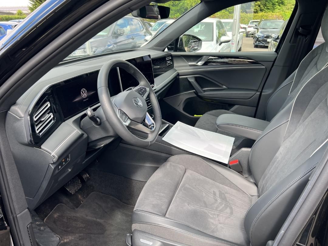Fahrzeugabbildung Volkswagen Tiguan Elegance Elegance,AHK,Design,,Dark,,20,Pa