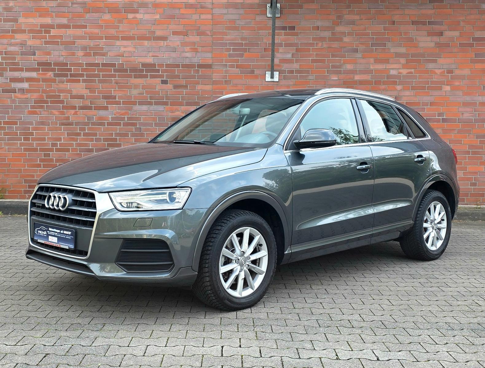 Audi Q3 quattro // Panorama // Deutsches Fahrz..
