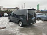 Hyundai STARIA 2.2 CRDi Trend 9-Sitzer Automatik 2WD - : Van, Sitzer 9