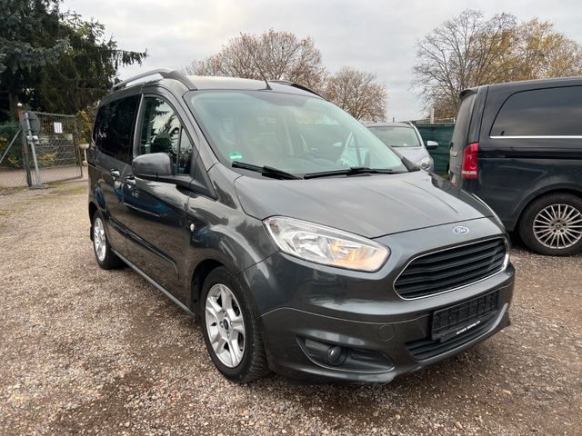 Ford Tourneo Courier Titanium 1,5 TDCi/Klima/EURO 6