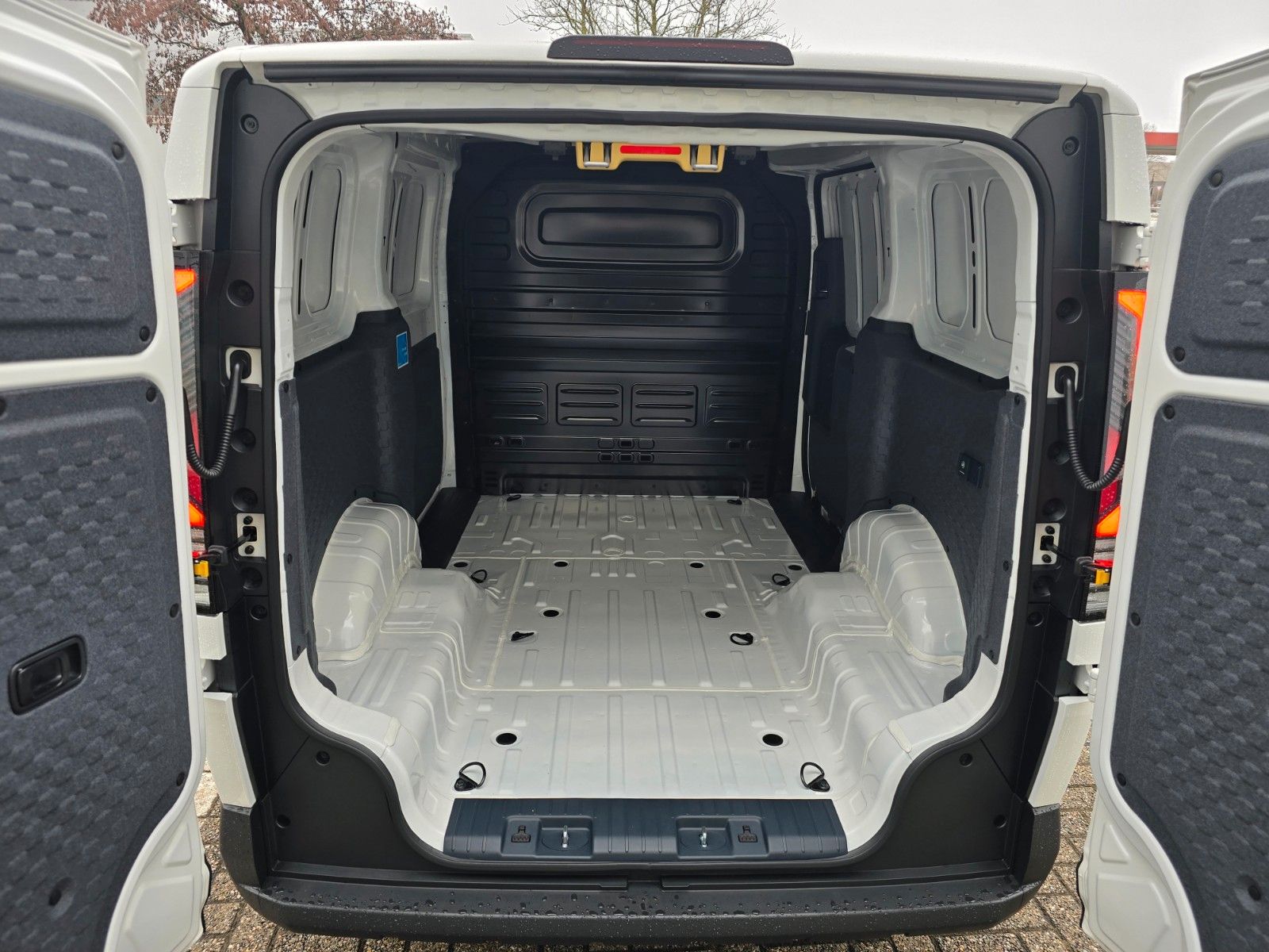 Fahrzeugabbildung Kia PV5 CARGO L2H1 3T 71.2 PLUS WP AW