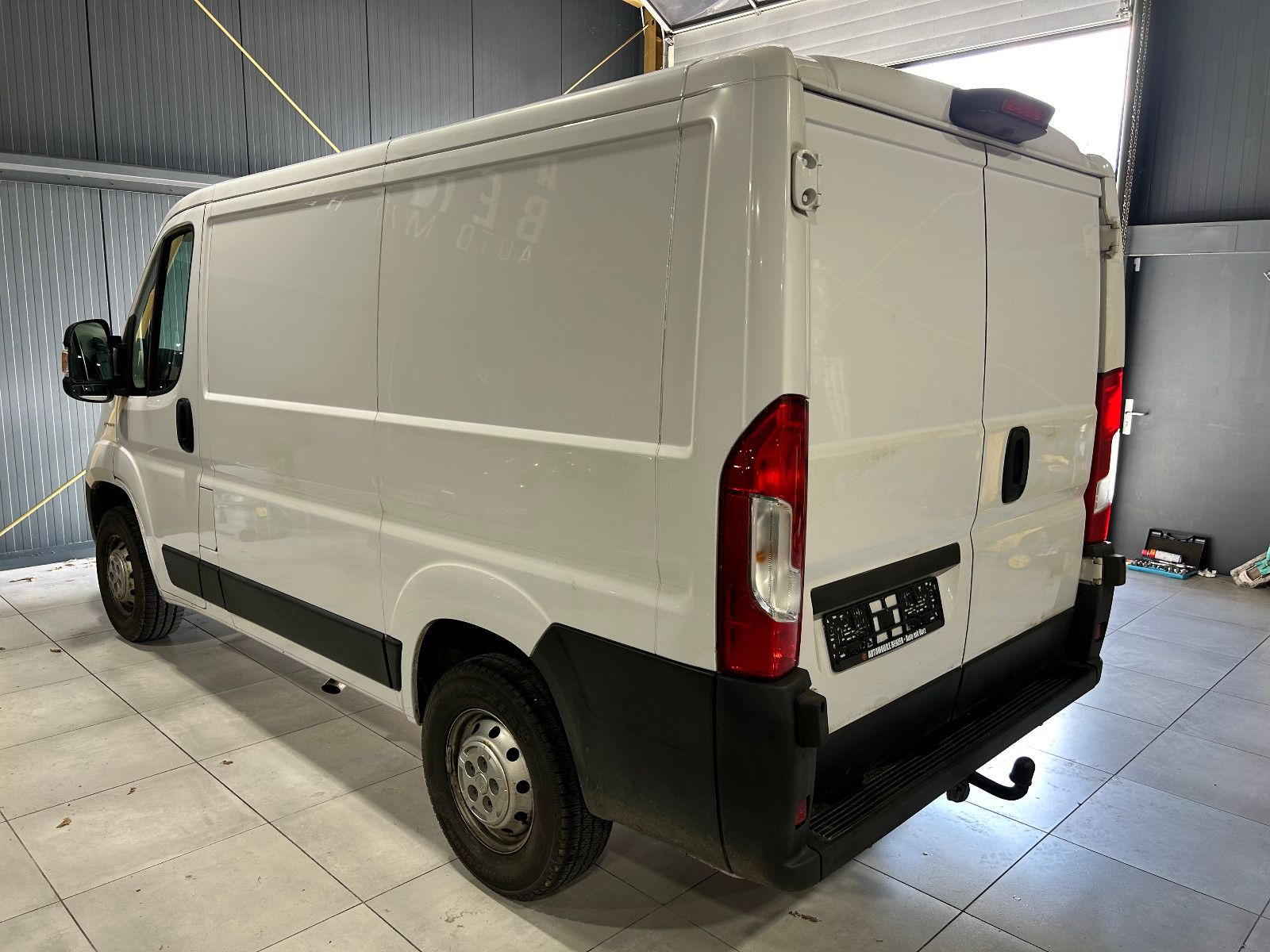 Fahrzeugabbildung Fiat Ducato Kasten 35 140 L1H1 RS: 3000 mm/3-SITZ/KAM