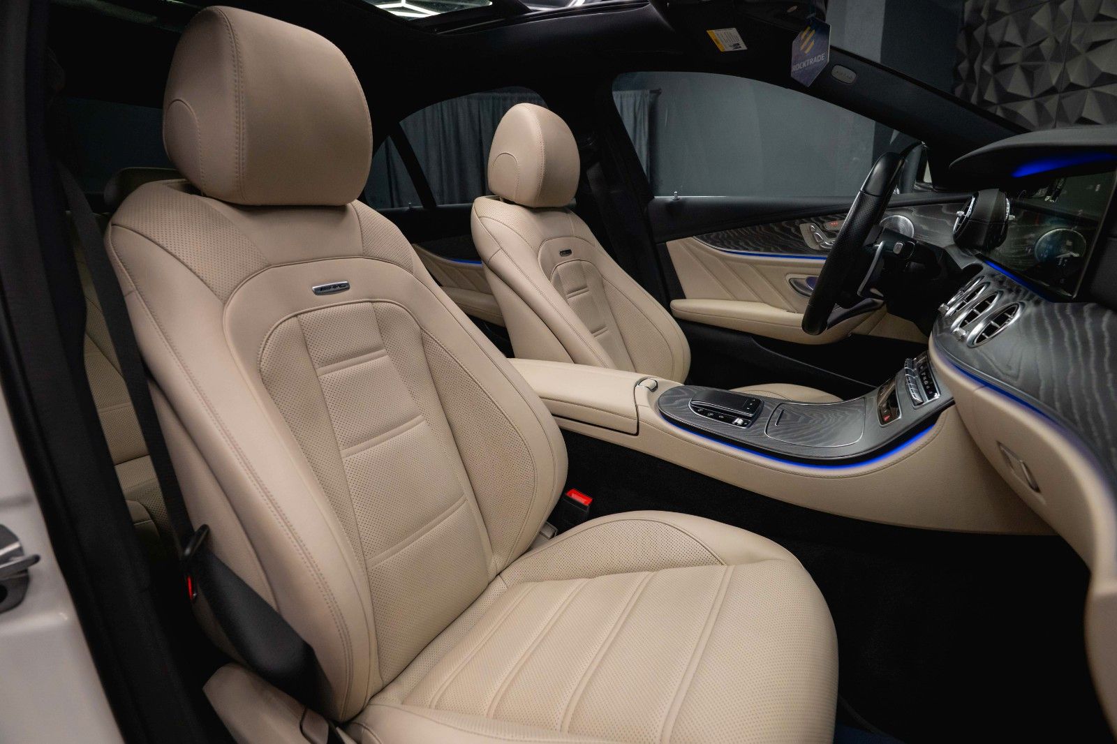 Fahrzeugabbildung Mercedes-Benz E 53 AMG 4Matic+ Facelift Designo *ACC*Pano*360*