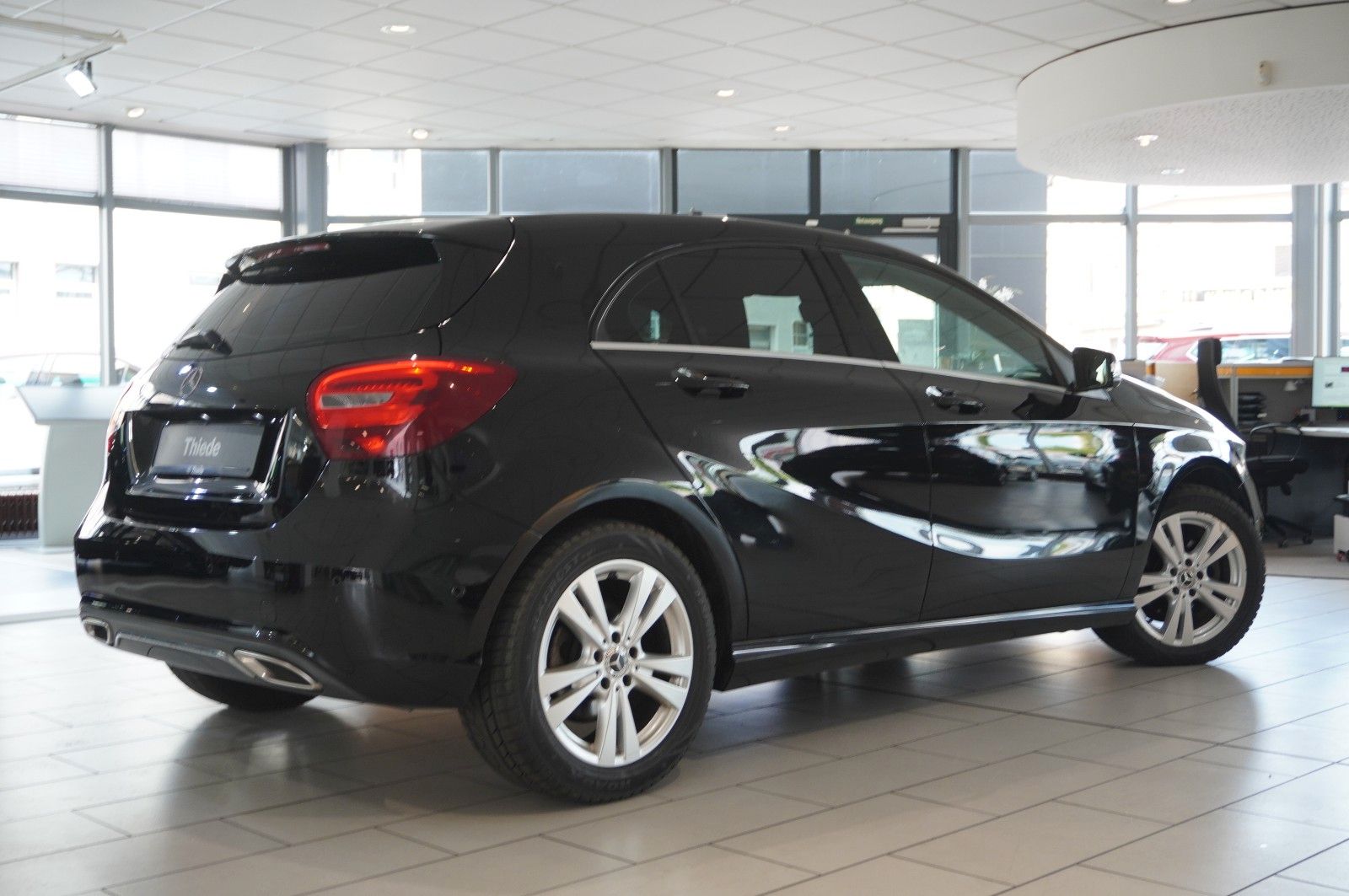 Fahrzeugabbildung Mercedes-Benz A 180D CDI URBAN NAVI/SHZ/PDC/TEMP./SPORT/USB