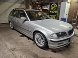 BMW E46 330d Touring - BMW 330 aus 2000: 330d