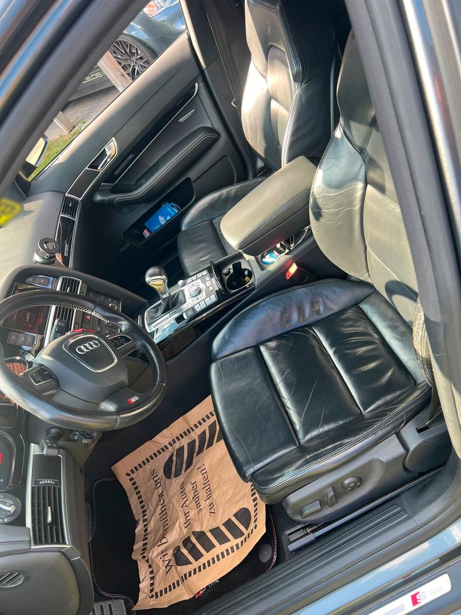 Audi Quattro 2006 — interior