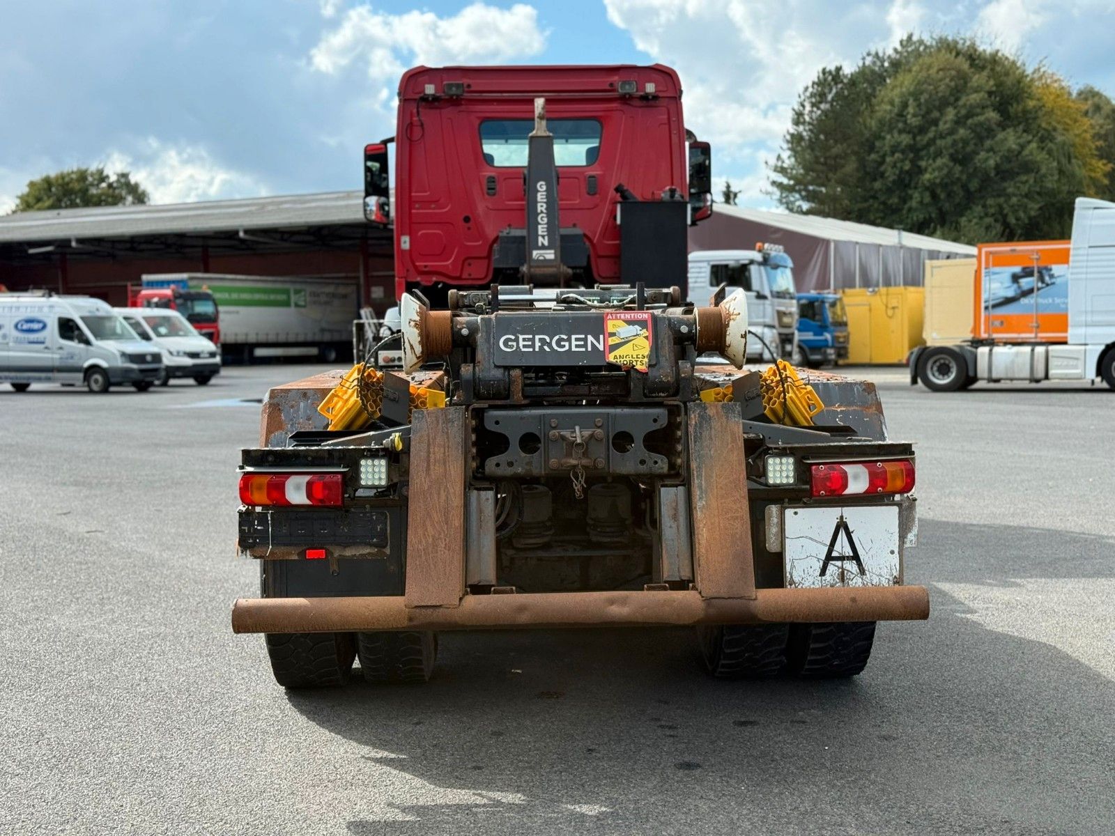 Fahrzeugabbildung Mercedes-Benz Arocs 4148 8x6 Gergen Abrollkipper