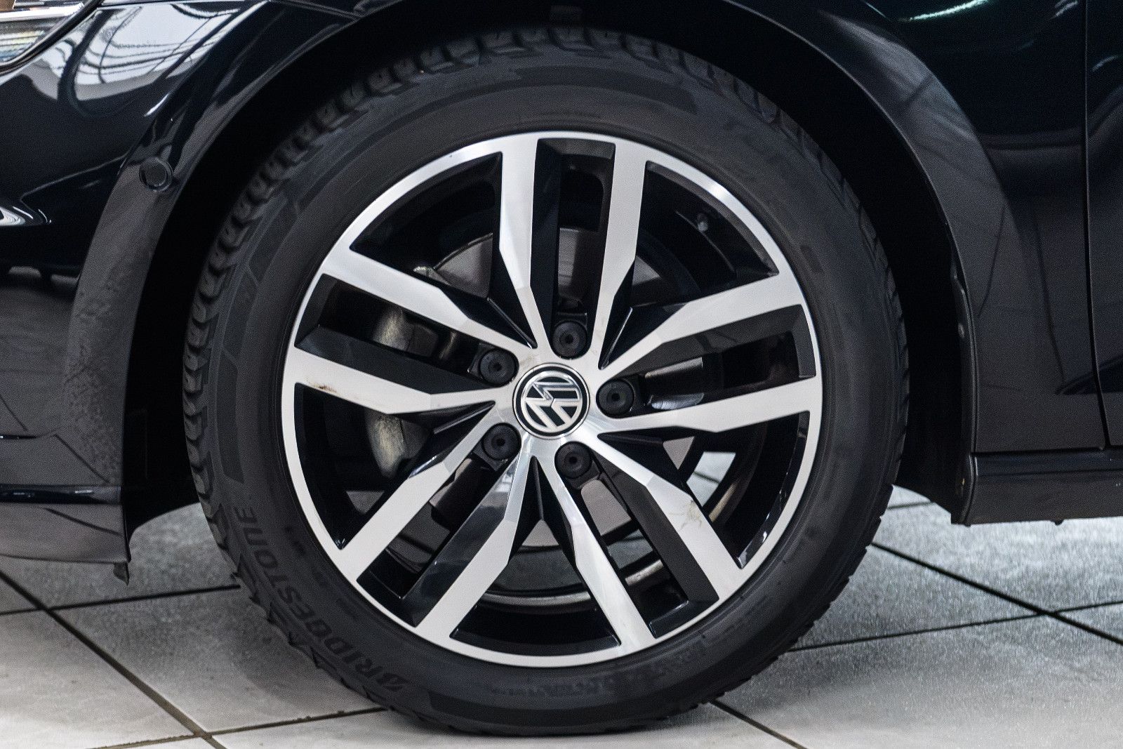 Fahrzeugabbildung Volkswagen Golf VII IQ.DRIVE +SHZ +ACC +NAVI