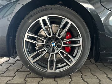 BMW 530e xDrive M Sportpaket Head-Up HK HiFi DAB