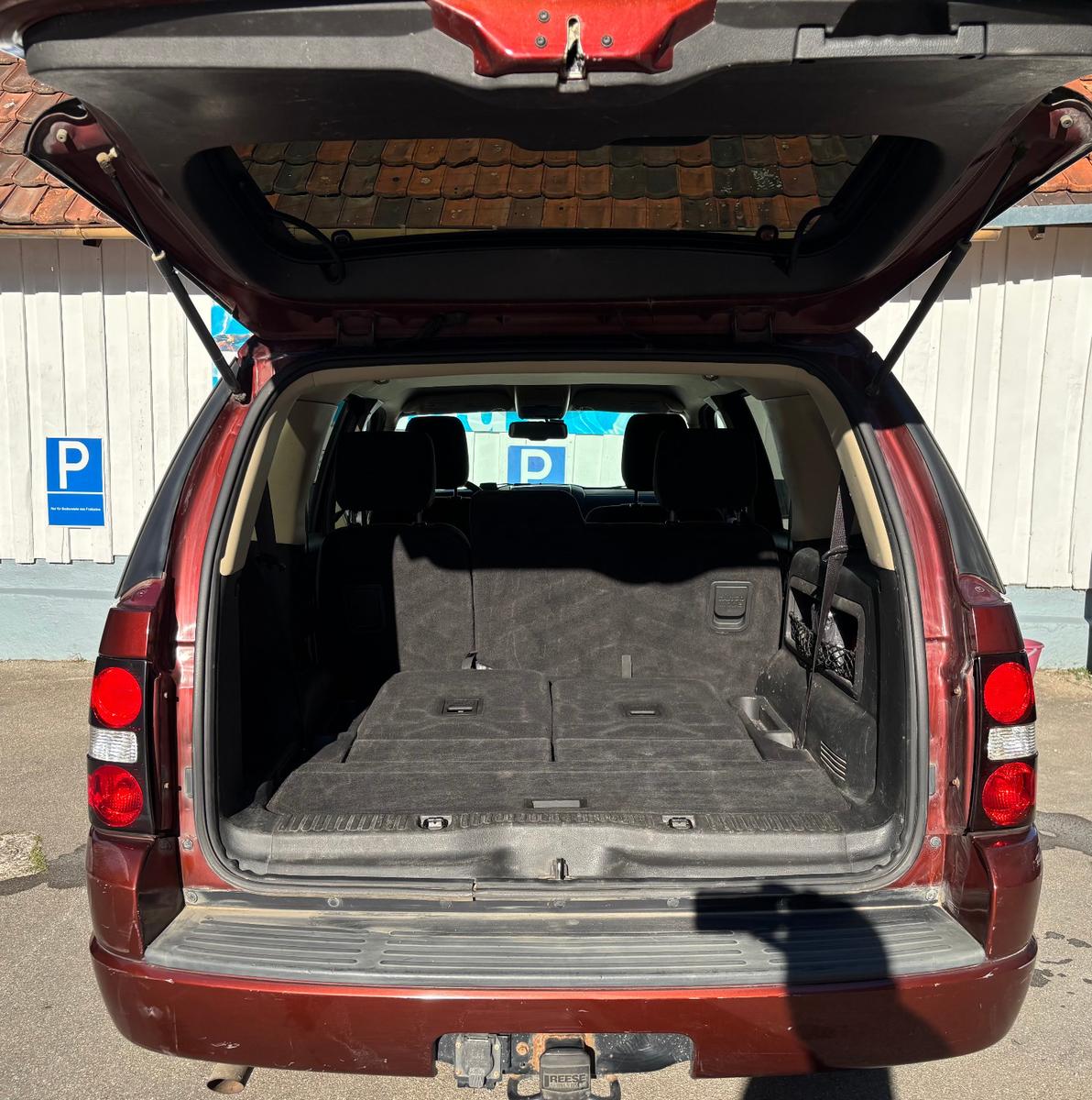 Ford Explorer 2010 — engine 3.996 cm³, 213 HP (157kW)
