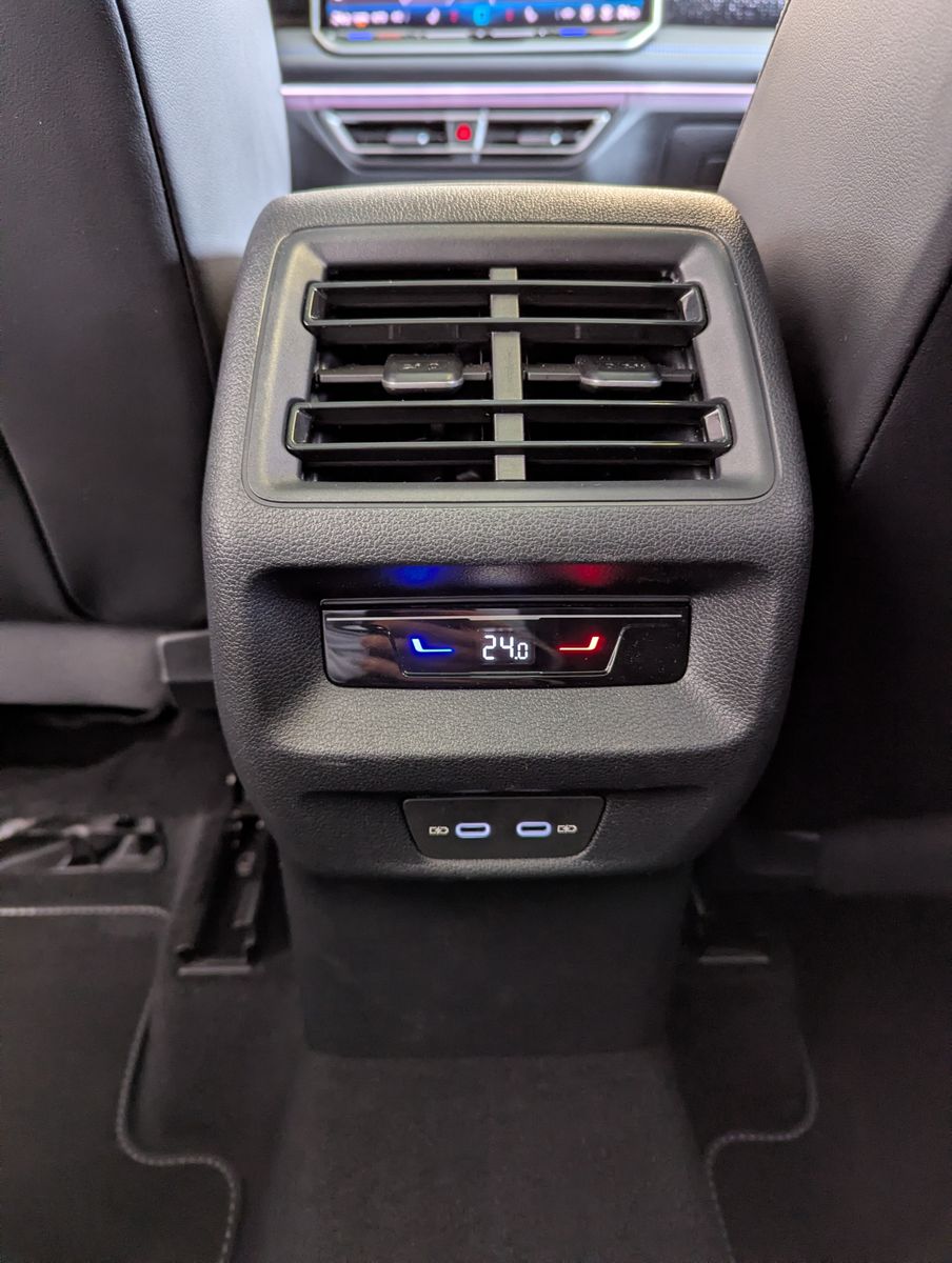 Image du véhicule Volkswagen Tiguan 2.0TDI R-Line 4M Pano H/K AHK Matrix 20