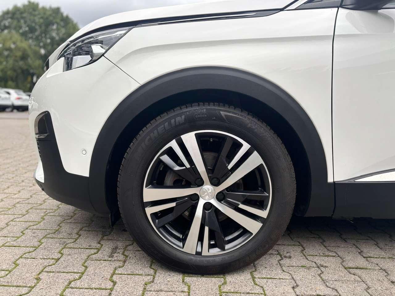 Peugeot 3008 1,2 / e-THP / PureTech / Automatik /  Allur