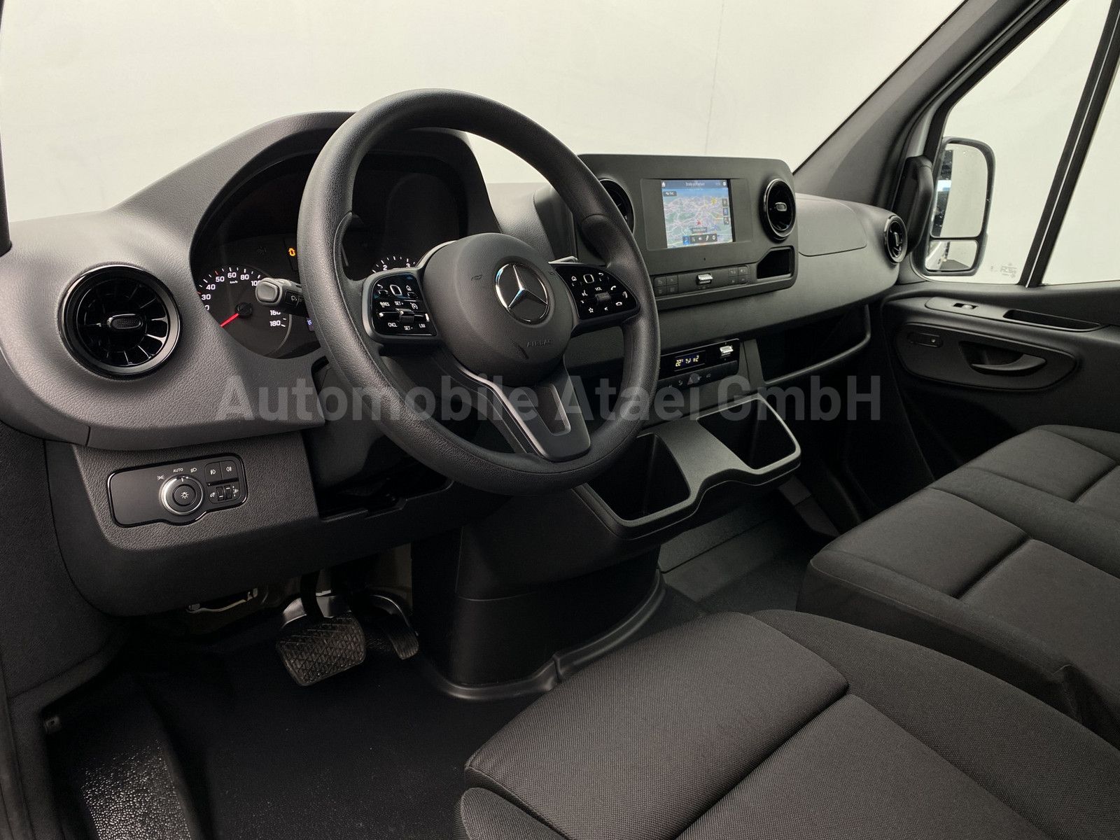 Fahrzeugabbildung Mercedes-Benz Sprinter 317 Maxi Automatik AHK 3,5t+360° 0616