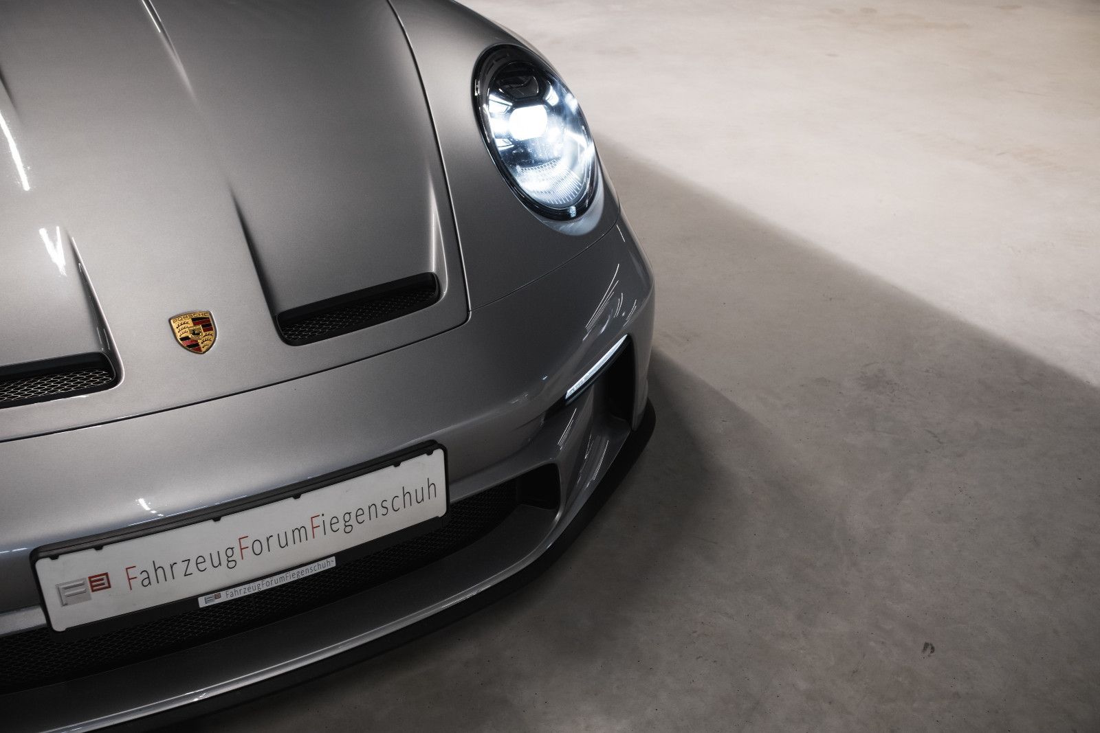 Fahrzeugabbildung Porsche 992/911 GT3 Touring-PCCB-BOSE-Lift-18 Wege Sitze