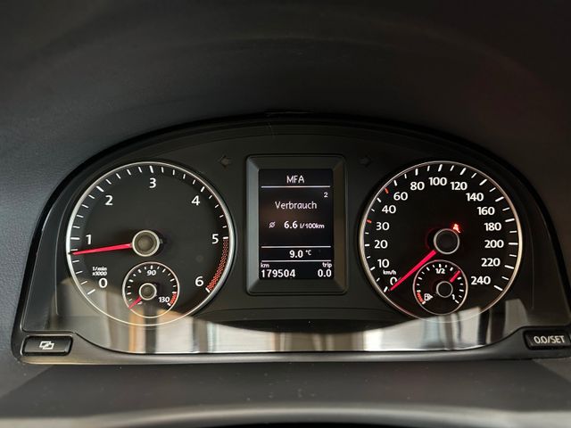 MYAUTOCENTER – Gebraucht- und Jahreswagen mit Werkstattservice in Pfaffenhofen Volkswagen Touran Comfortline *7-Sitzer*Freisprech*Klima*