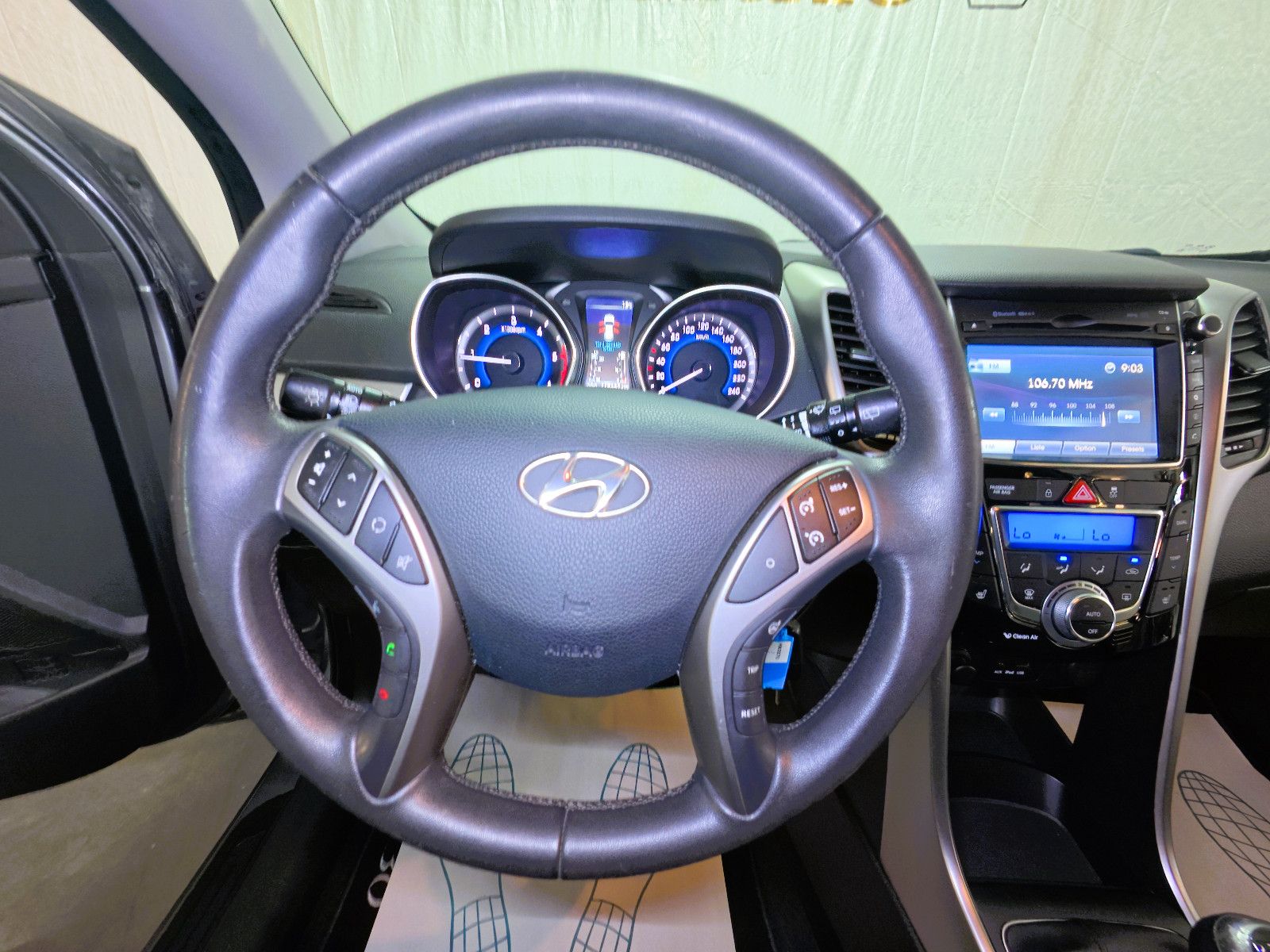 HYUNDAI i30 1.Hand Xenon, Kamera, PDC, Navi, Touch