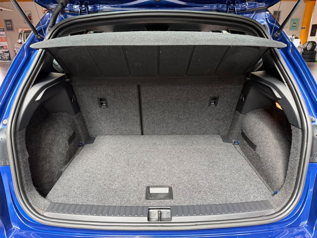 SEAT Arona Xcellence|Automatik|LED|SHZ|PDC|Apple CarP SEAT Arona Xcellence|Automatik|LED|SHZ|PDC|Apple CarP