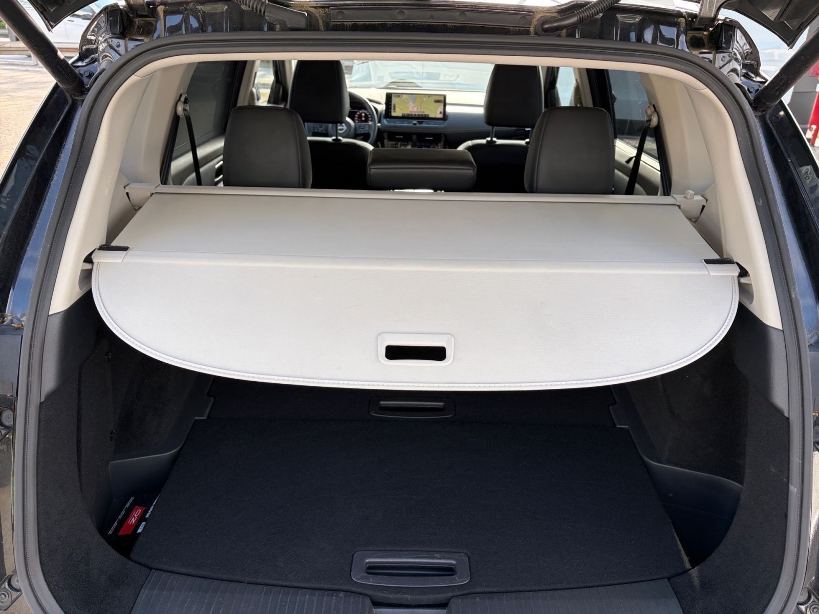 Fahrzeugabbildung Nissan X-Trail 1.5 VC-T e-Power Tekna e-4ORCE*GJR*AHK*3