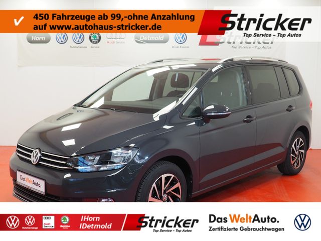 Ein Volkswagen Touran der zum Leasing angeboten wird.