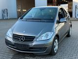 Mercedes-Benz A 160 Auto. *wenig Km *Klimaanlage *Tempom. *Hu - gebrauchte Mercedes-Benz A 160 aus dem Jahr 2009