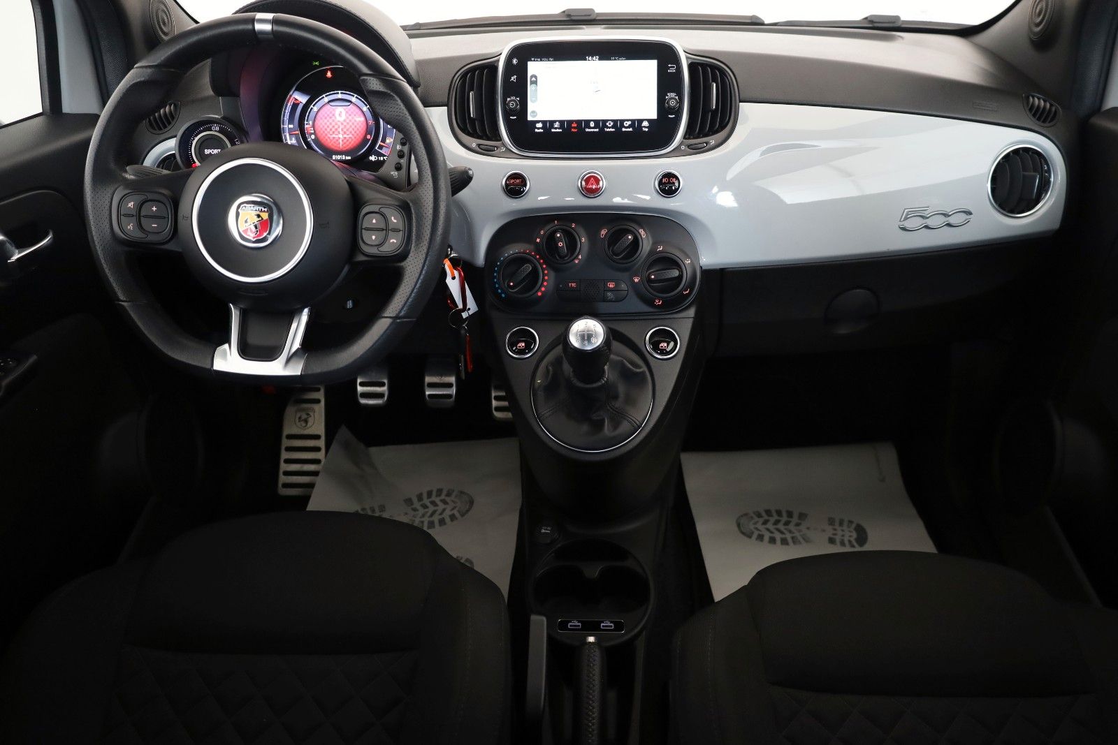 Fahrzeugabbildung Abarth 500 595 Kit ESTETICO ,Navi, MirrorLink, LM19"+WR