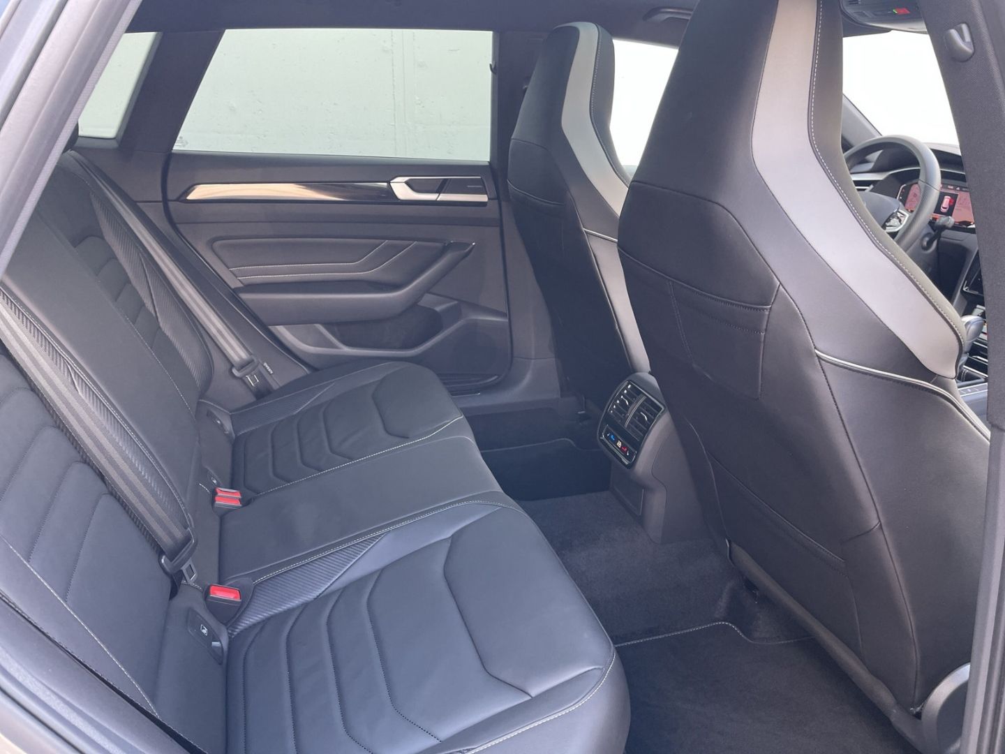 Arteon Shooting Brake R-Line 2.0 TDI 4Motion AHK