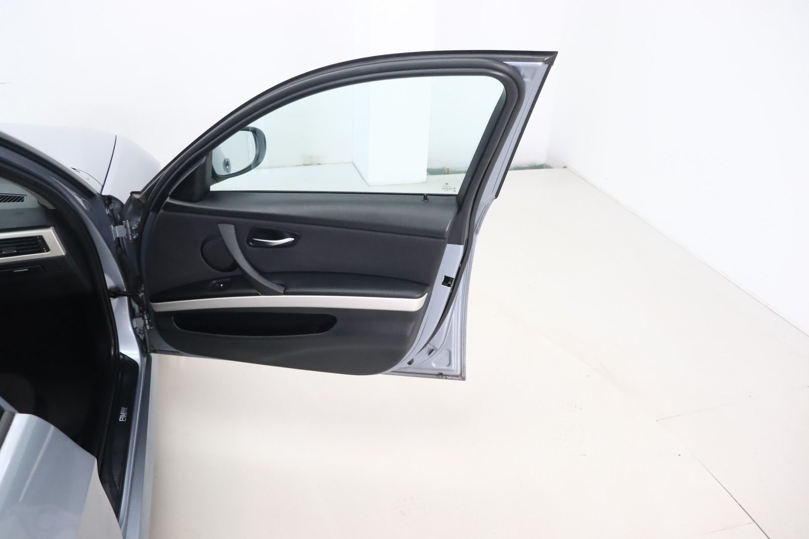 Fahrzeugabbildung BMW 320 d Touring *Panoramadach