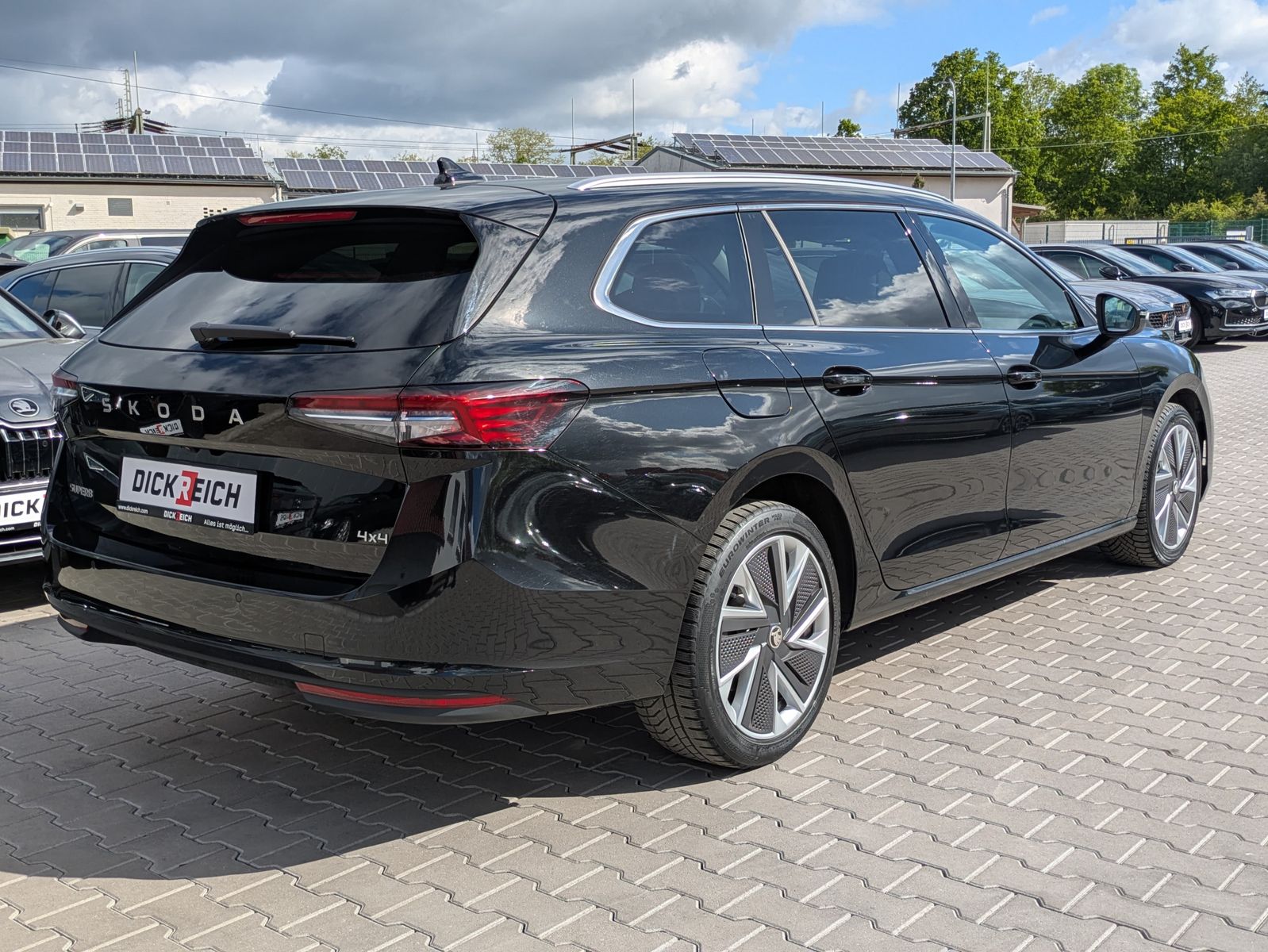 Fahrzeugabbildung SKODA Superb 2.0 TDI 4x4 Selection MATRIX*AHK*5J GAR.