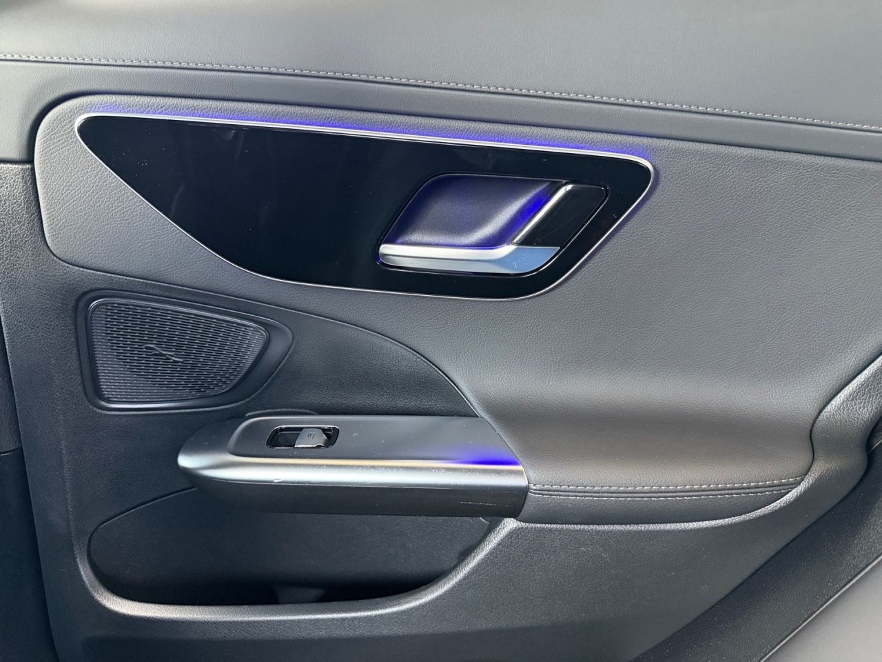 Fahrzeugabbildung Mercedes-Benz C 300 d AMG+NIGHT+AMBIENTE+DISTRONIC+KAMERA+
