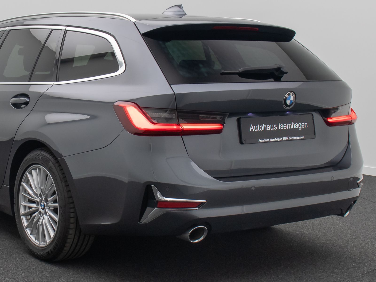 Fahrzeugabbildung BMW 320d xD Luxury Line Panorama Laser HUD DAB H/K