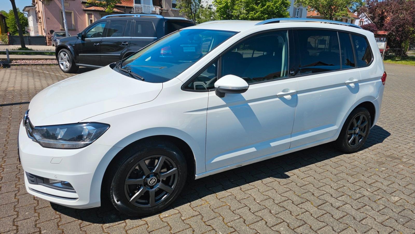 Volkswagen Touran Sound BMT 7 SITZE ACC SHZ TPM NAVI