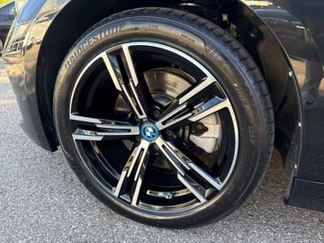 BMW 330e xDrive Limousine M Sportpaket HiFi DAB LED