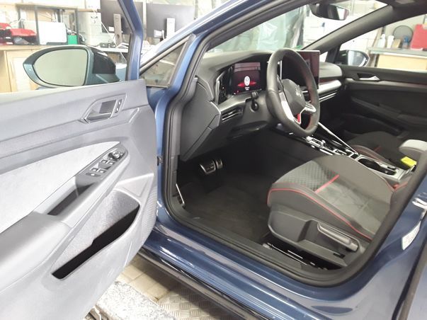 Fahrzeugabbildung Volkswagen Golf VIII GTI Clubsport DSG Matrix Navi AID Pano