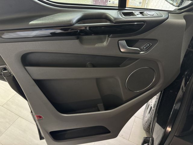 Ford Tourneo Custom Active L1 Bi-Xenon  AHK