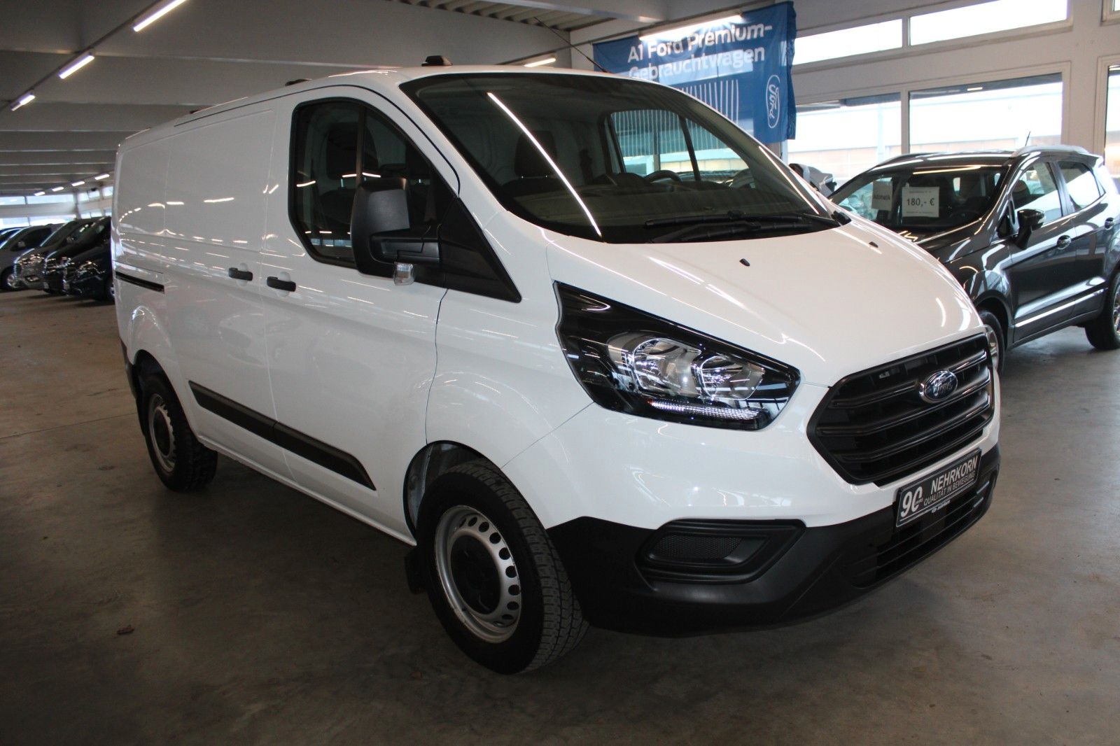 Fahrzeugabbildung Ford Transit Custom L1 Kasten AHK Dachträger 1.Hand