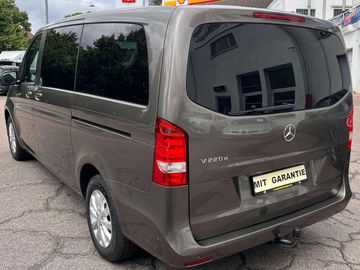 Mercedes V 220 - 3