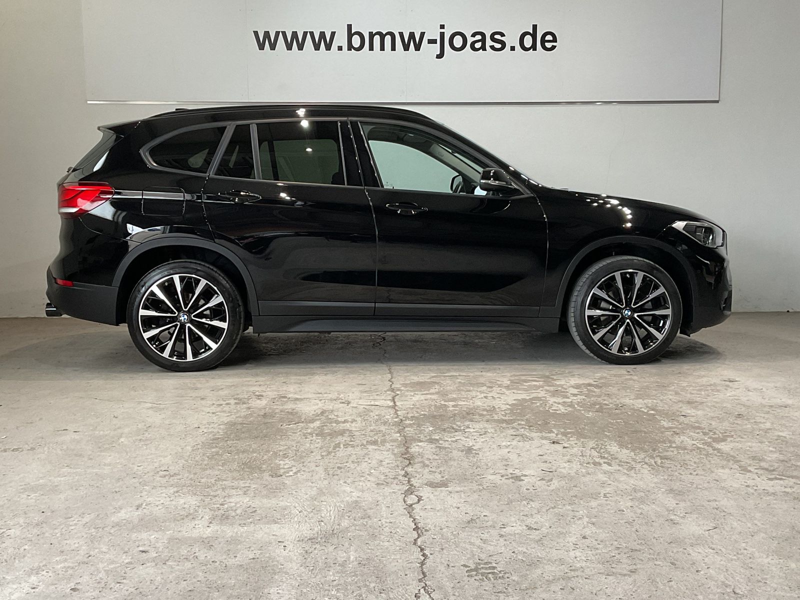 Fahrzeugeinzelansicht 18 Fahrzeugabbildung BMW X1 sDrive18d AHK, PDC, Komfortpaket